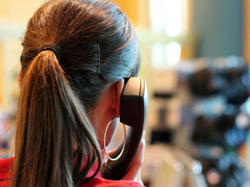  Mujer recibe llamada de ‘grupo armado’ y la obliga a salir de su casa con sus hijos