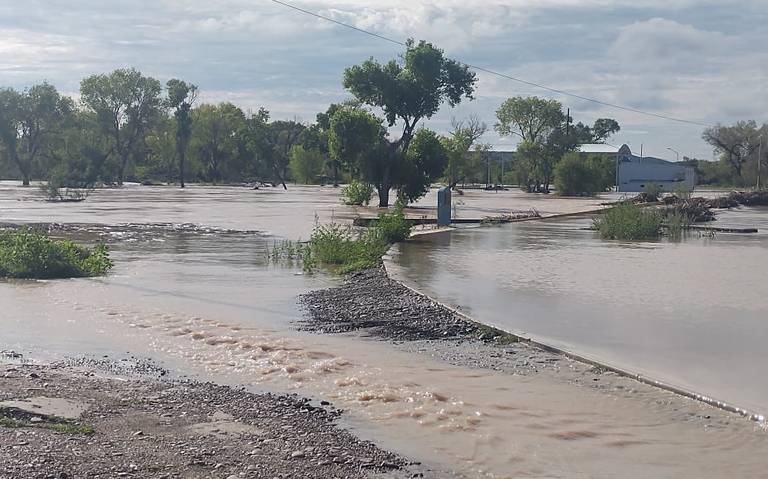 Desbordamiento del río Conchos incomunica a Julimes y daña cultivos