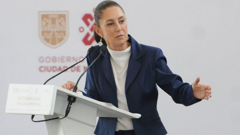  “Vamos muy bien, estoy contenta y animada”, dice Sheinbaum ante renuncia de Ebrard a SRE