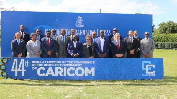  Caricom pide regreso a la normalidad en Surinam Los líderes del bloque recibieron un informe del Ministro de Relaciones Exteriores, Negocios Internacionales y Cooperación Internacional de Surinam sobre los disturbios en curso en ese país.