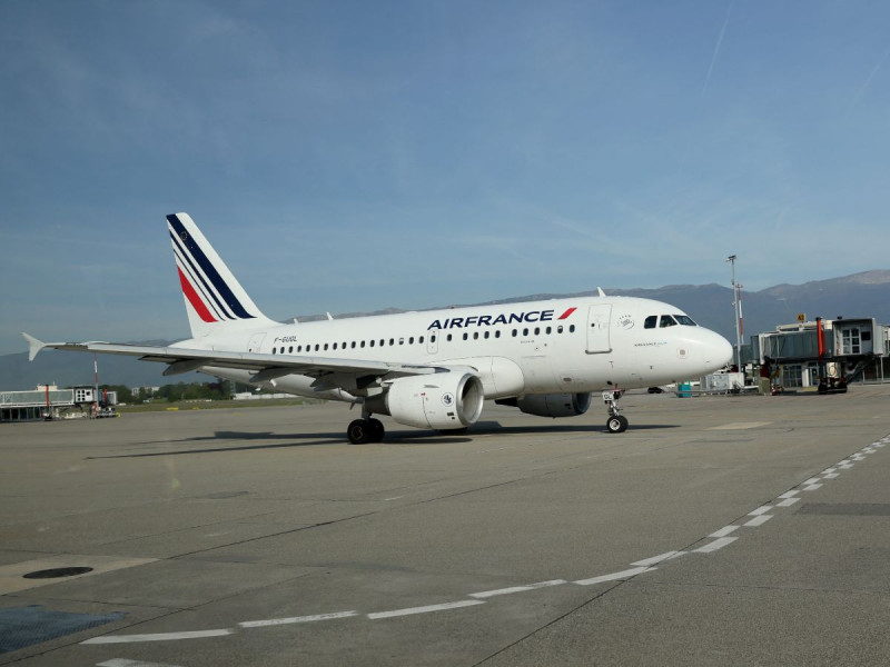  Francia prohíbe vuelos interiores cortos; buscan combatir el cambio climático