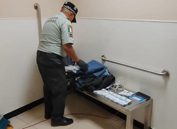  Guardia Nacional detiene en Aeropuerto Internacional de Monterrey a pasajero con 650 mil pesos en efectivo