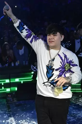  JUNIOR H ABARROTA EL PALENQUE