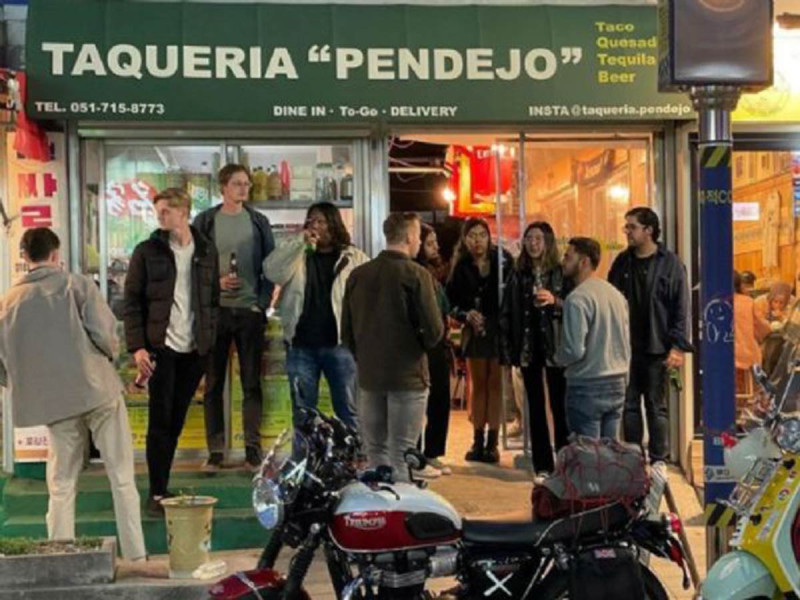  La Taquería ‘Pendejo’ es un éxito en Corea del Sur con la birria y las ‘quecas’