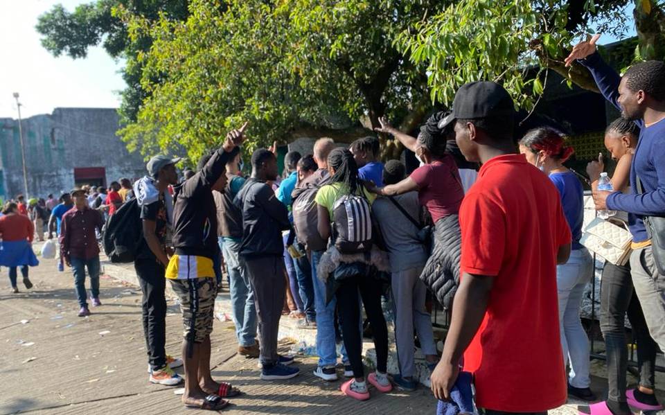  Más de 2.000 migrantes protestan en la Comar de Tapachula por la saturación y los plazos de espera