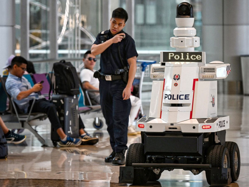  Singapur desplegará escuadrón de ‘policías robots’ para patrullar las calles