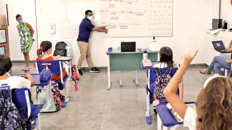  Ordena jueza: suspensión de material escolar en Sao Paulo, Brasil por errores