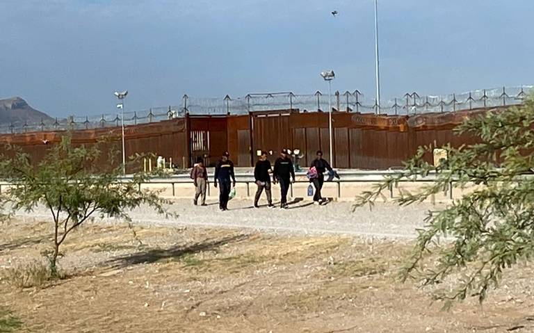  SSPM trabaja en conjunto con el CBP para brindar atención a migrantes en el bordo del río Bravo