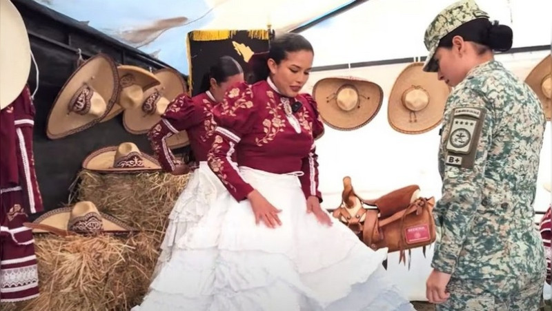  Escaramuzas del Ejército se alistan previo al desfile del Día de la Revolución Mexicana