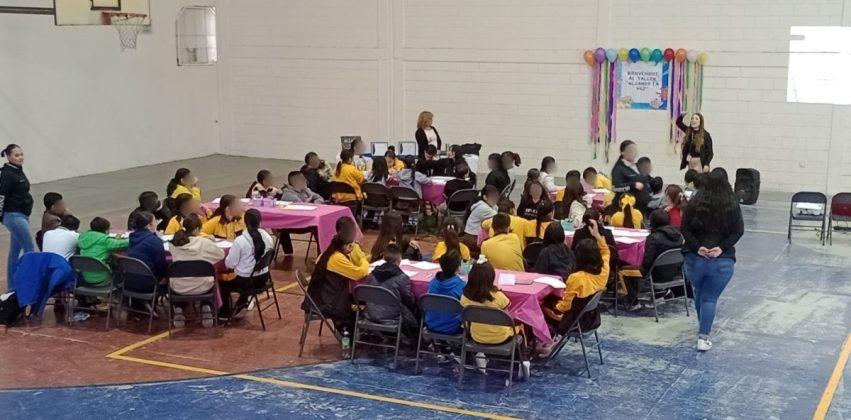  Llevan el taller “Alzando la Voz” a escuelas secundarias de Ciudad Juárez