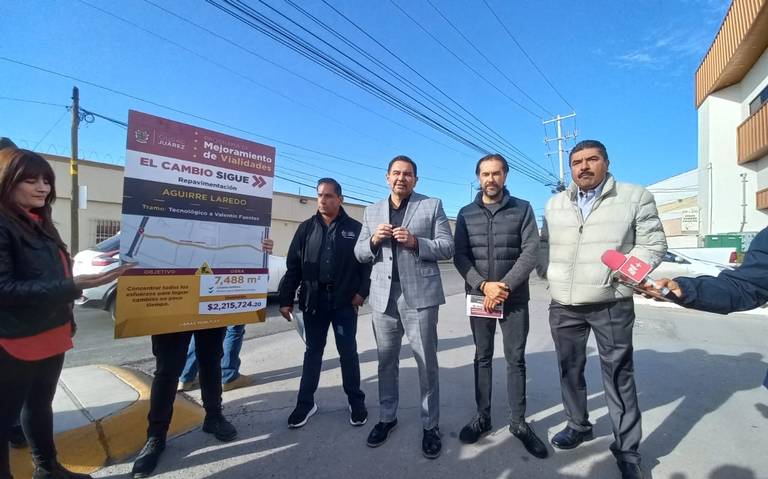  Entrega alcalde de repavimentación de dos calles