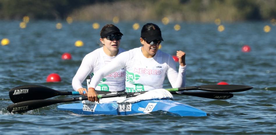  Karina Alanís y Beatriz Briones van a campamento en Estados Unidos