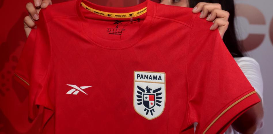  Panamá lanza la nueva camiseta de su selección de fútbol con detalles culturales