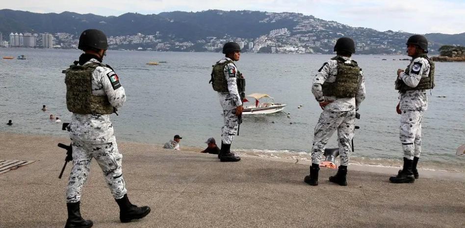  Los marinos dejan la Guardia Nacional