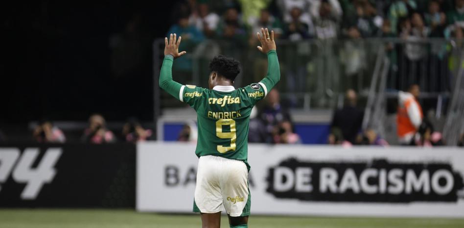  La afición del palmeiras rinde tributo a Endrick antes de su traslado al Real Madrid