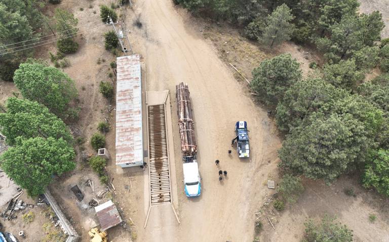  Aseguran camión en Guadalupe y Calvo