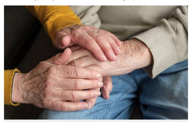  Mujeres de la tercera edad se cuidan en comunas: nuestros hijos trabajan o se fueron