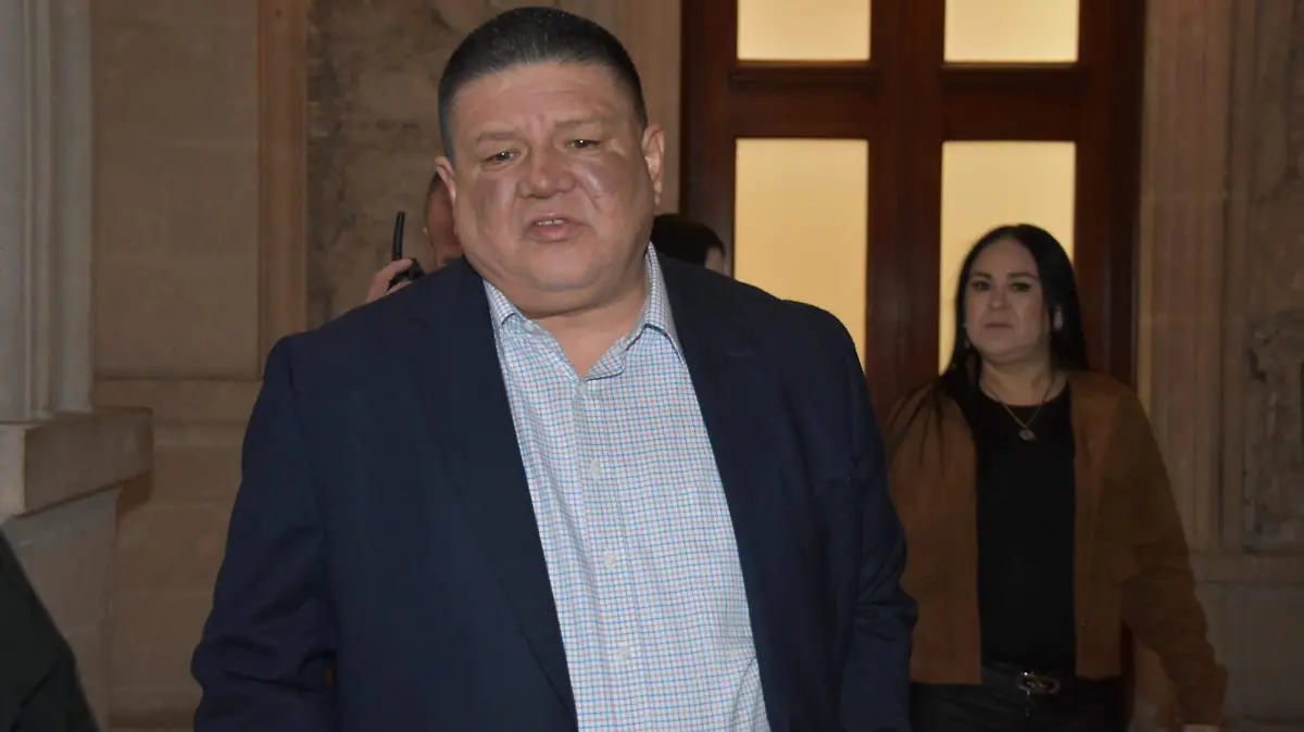  Retoma César Jáuregui sus actividades tras dos semanas de recuperación por cirugía