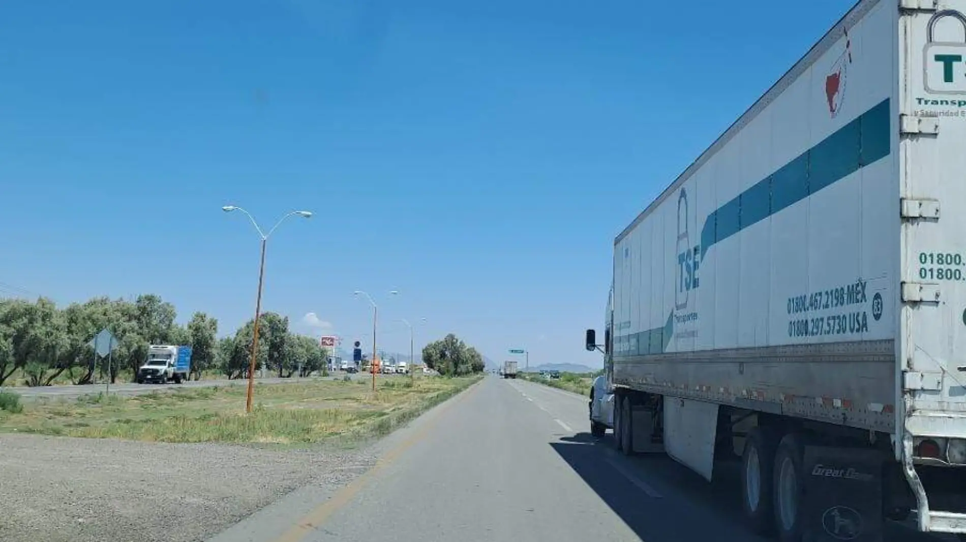  Resienten viajeros y choferes de carga aumento en casetas de peaje