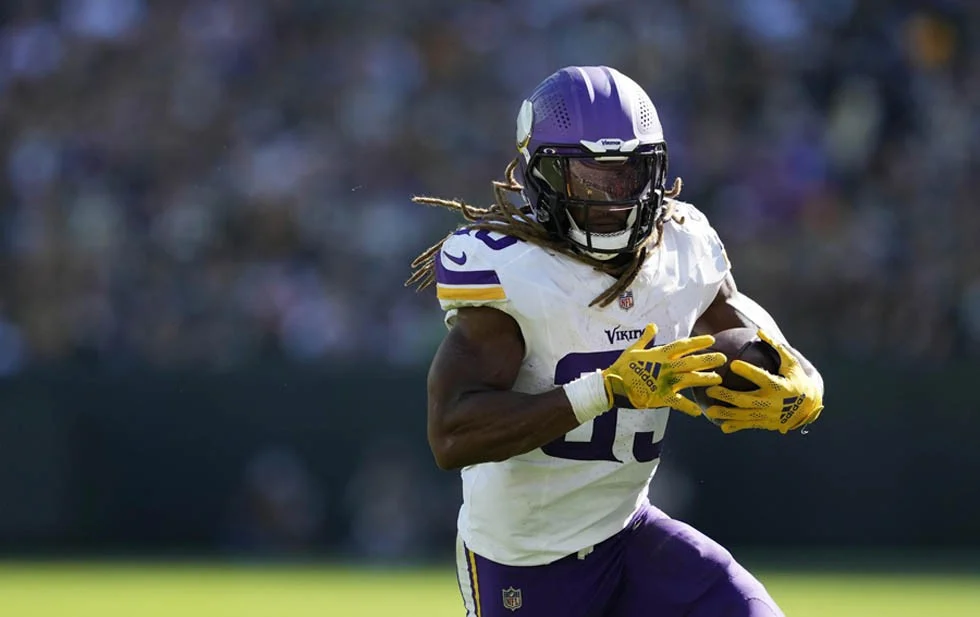  Jones, entre los mejores corredores de temporada regular de NFL