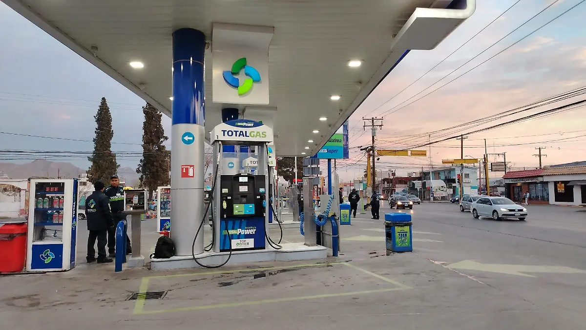  Gasolina presenta variaciones; precios alcanzan hasta los 22 pesos