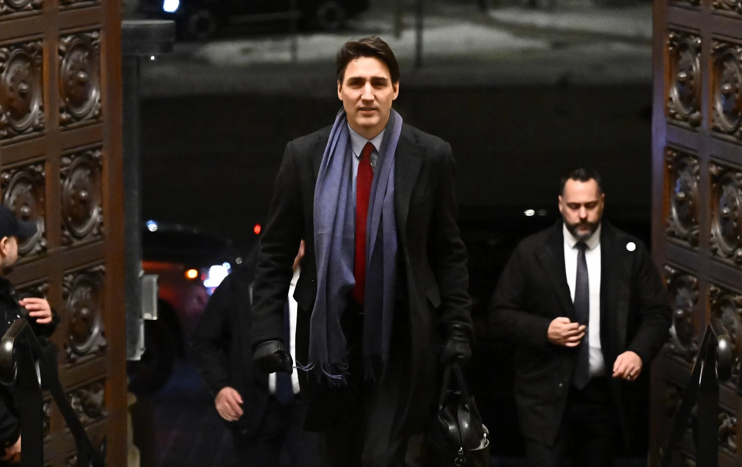  Canadienses se sienten traicionados por la guerra comercial de Trump