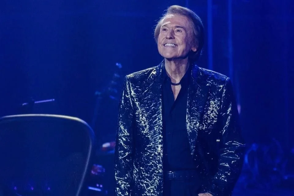  Prevén regreso de Raphael a los escenarios este 2025