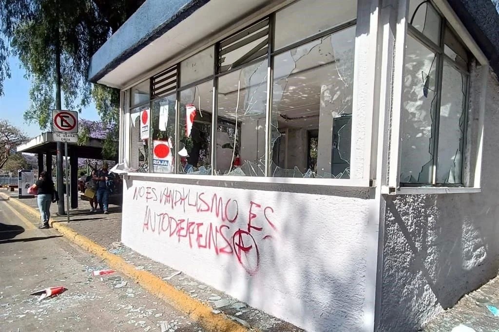  Piden no castigar actos vandálicos en UNAM…¡con destrozos!