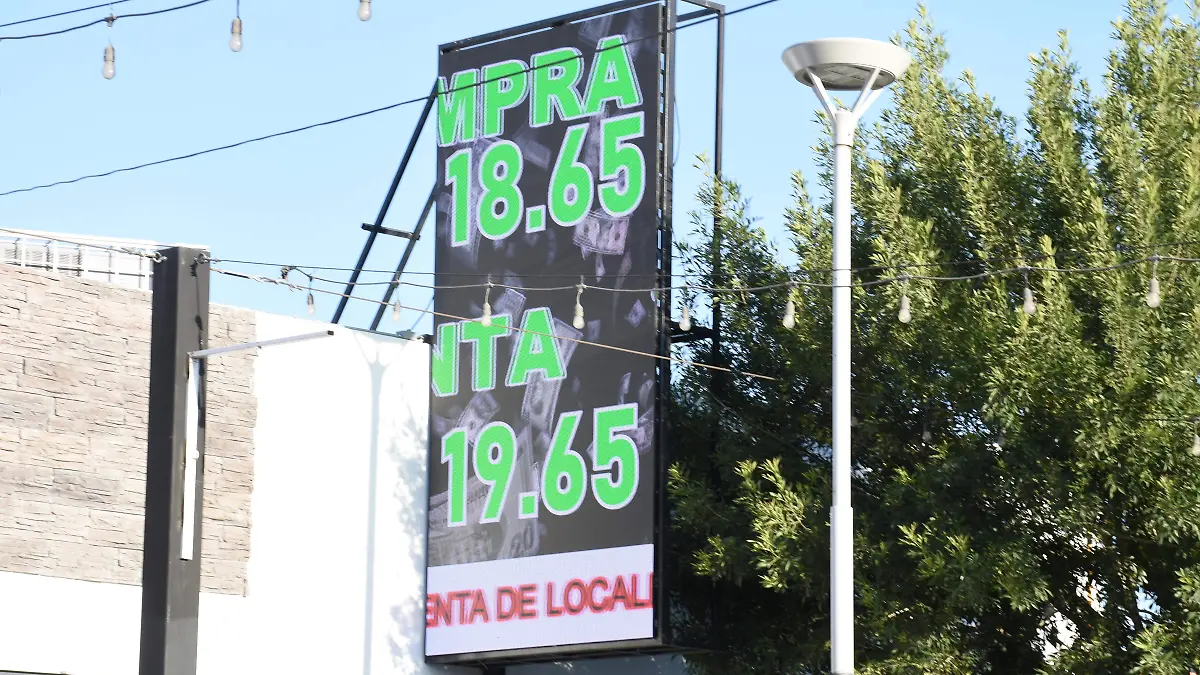  Continúa el dólar a la venta por debajo de los 20 pesos