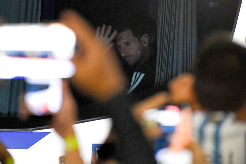  Locura en Colombia por llegada de Messi para juego vs. A. Nacional